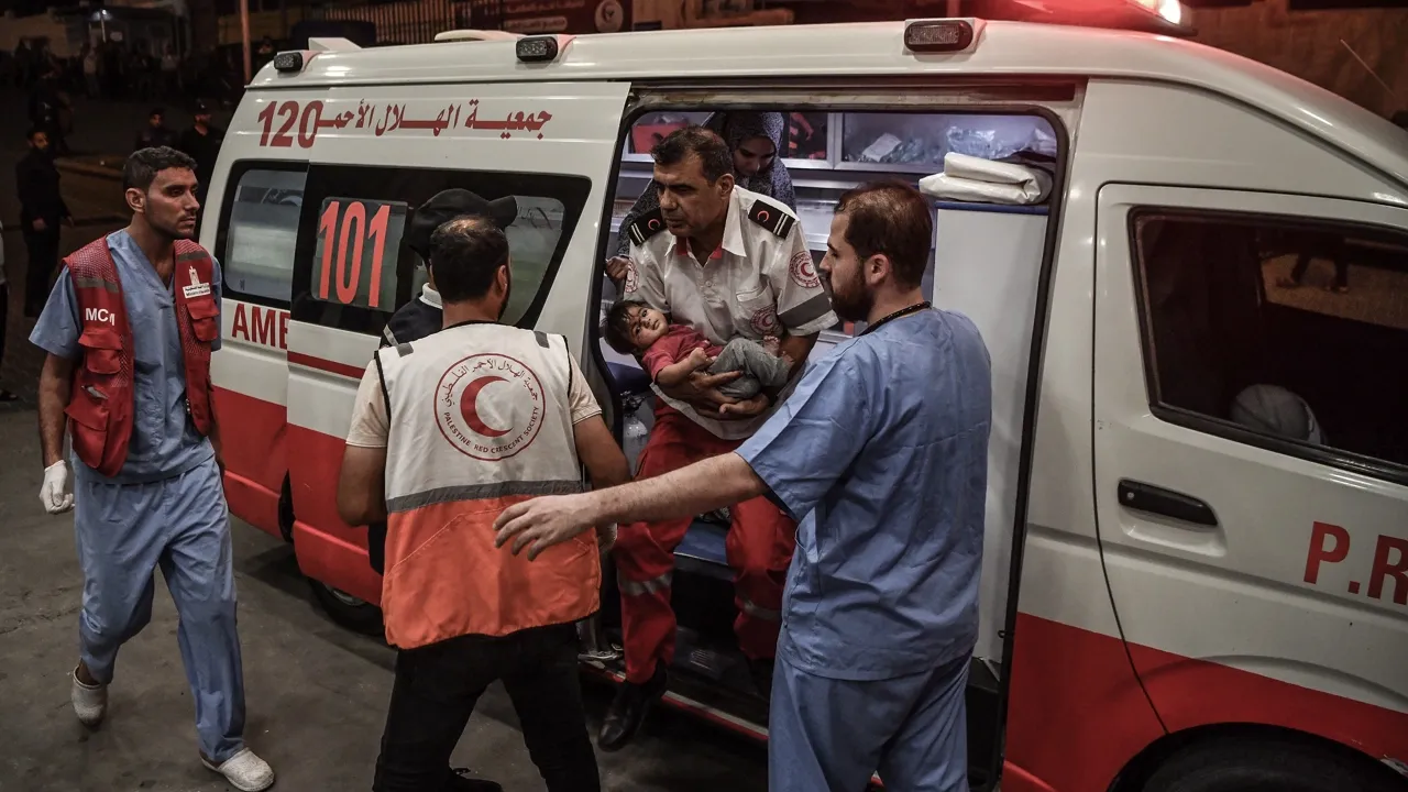 Refah'ta ambulanslar yaralıları taşımada yetersiz kalıyor