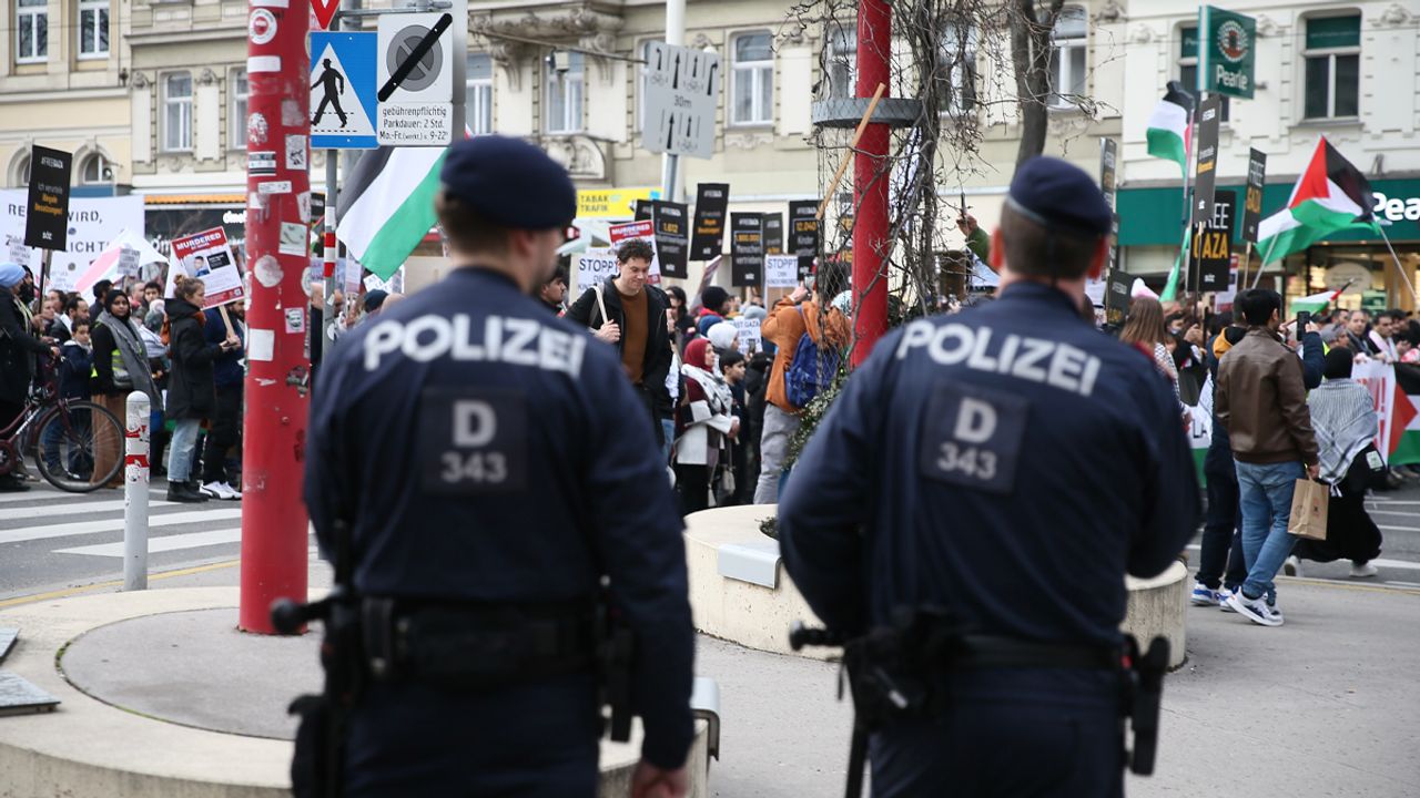 Avusturya’da İsrail’in Gazze’ye yönelik saldırıları bir kez daha protesto edildi
