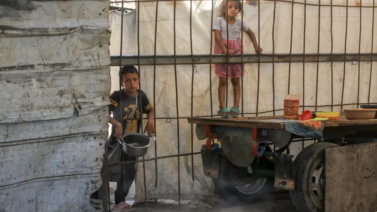 İsrail'in ablukası sonucunda Gazze'de 66 çocuk açlıktan öldü