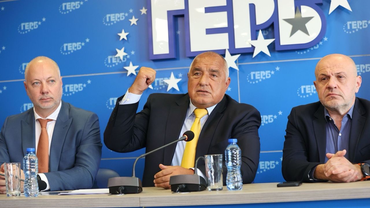 Bulgaristan’da avroya geçiş coşkuyla karşılandı