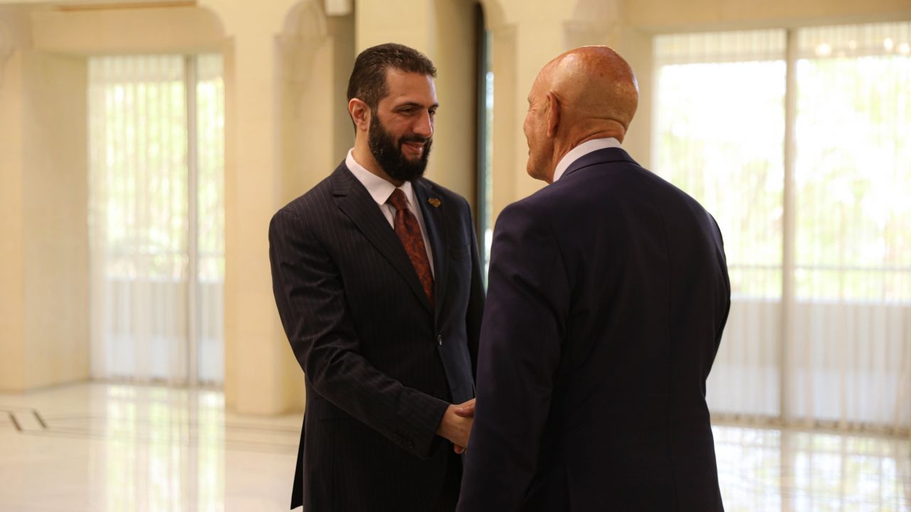 Ahmed Şara, Tom Barrack'la görüştü