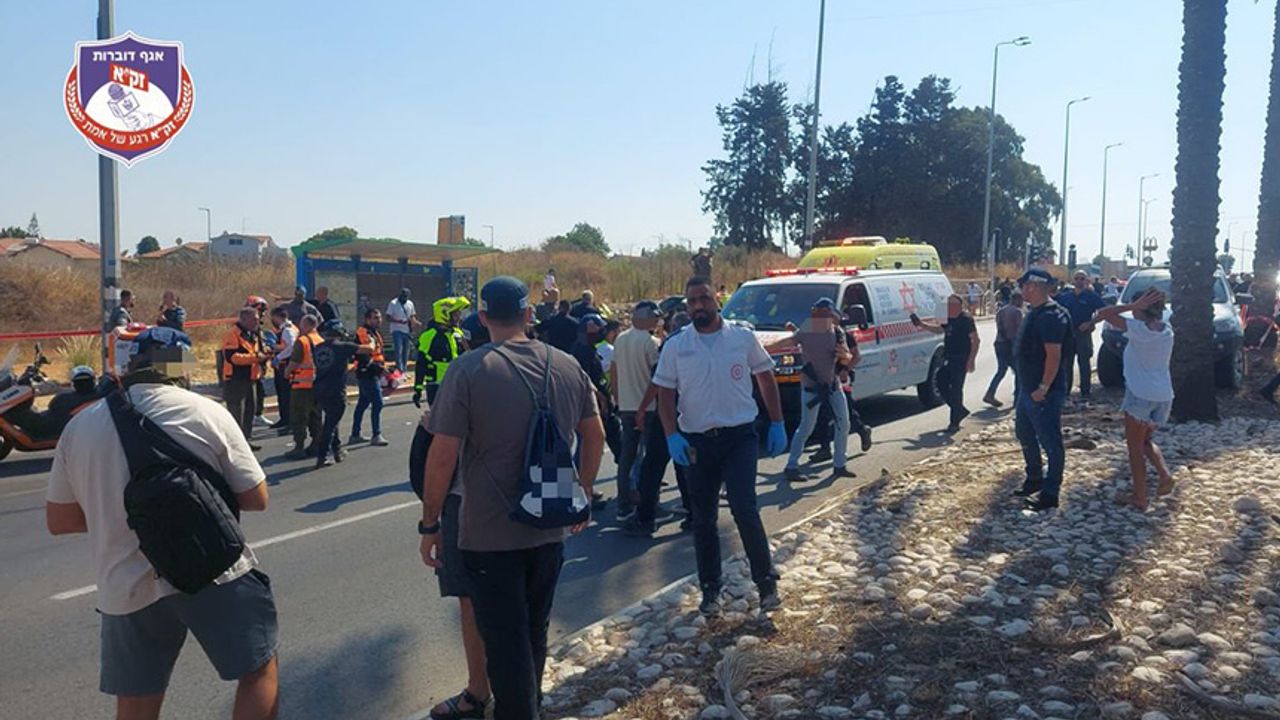 İsrail'de otobüs durağına araçla saldırı: 9 işgalci yerleşimci yaralandı