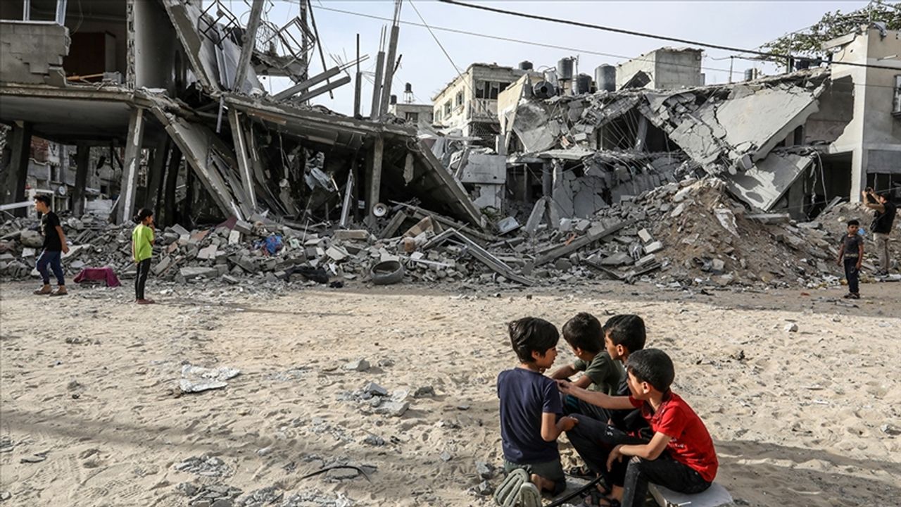 İsrail'in Gazze'ye düzenlediği saldırılarda 44 Filistinli öldü