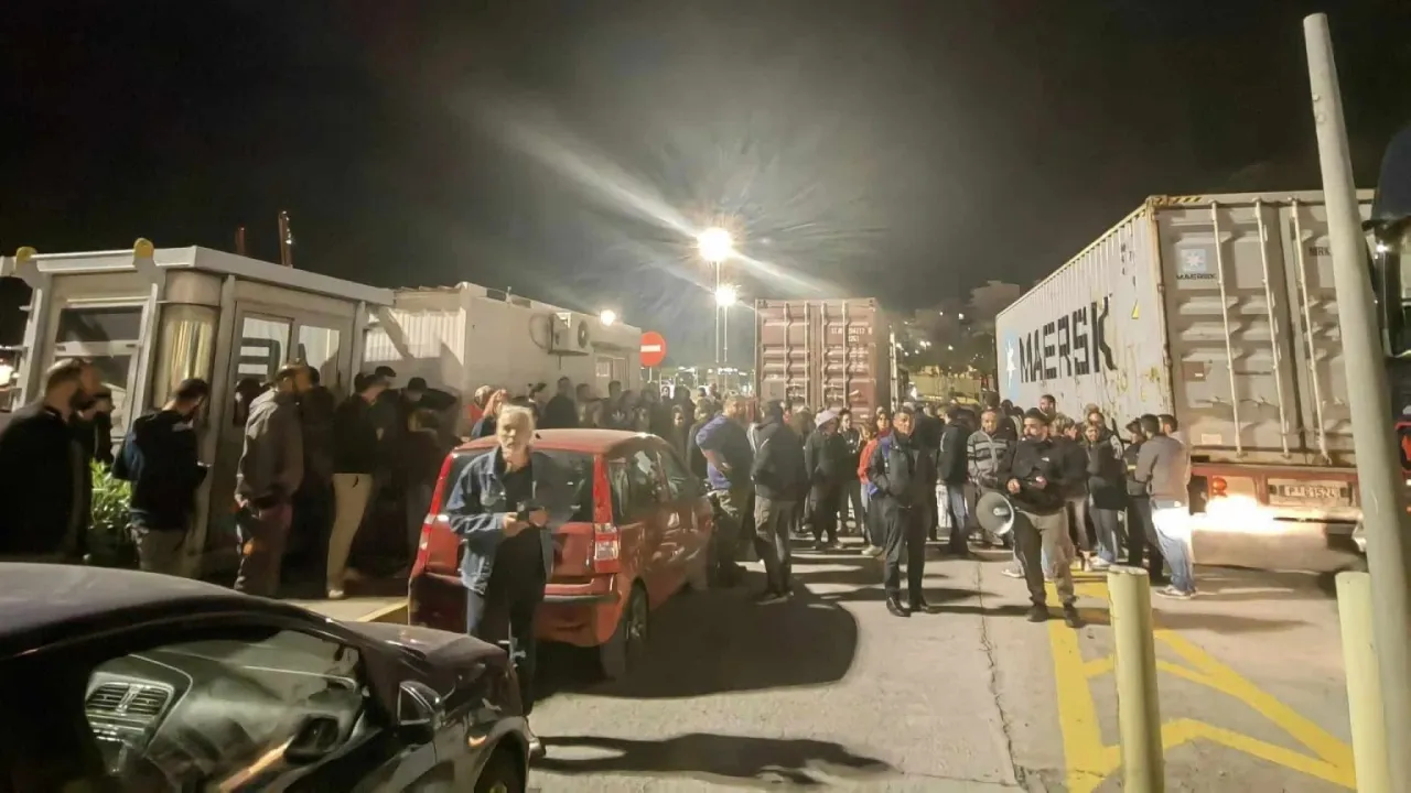 Liman işçileri, İsrail'e gidecek gemiyi durdurmak için eylem yapacak