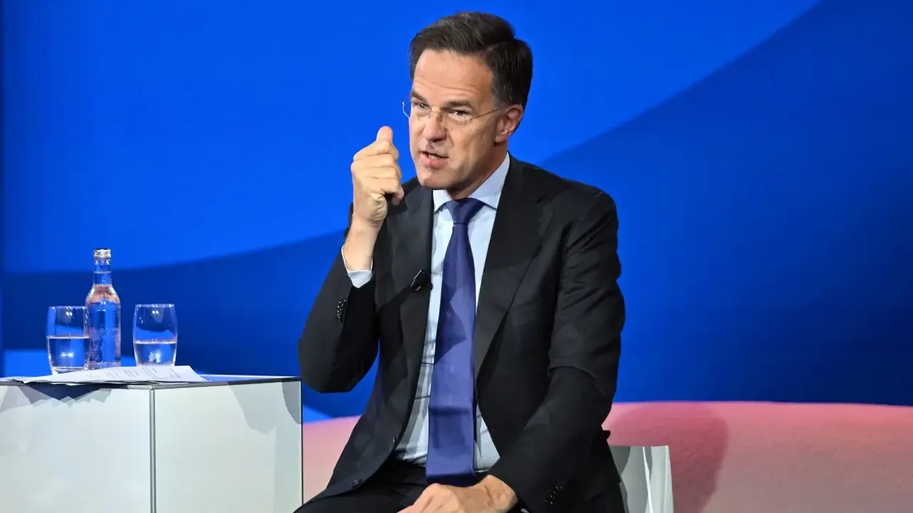 Rutte: Müttefikler arasındaki engeller kalkmalı