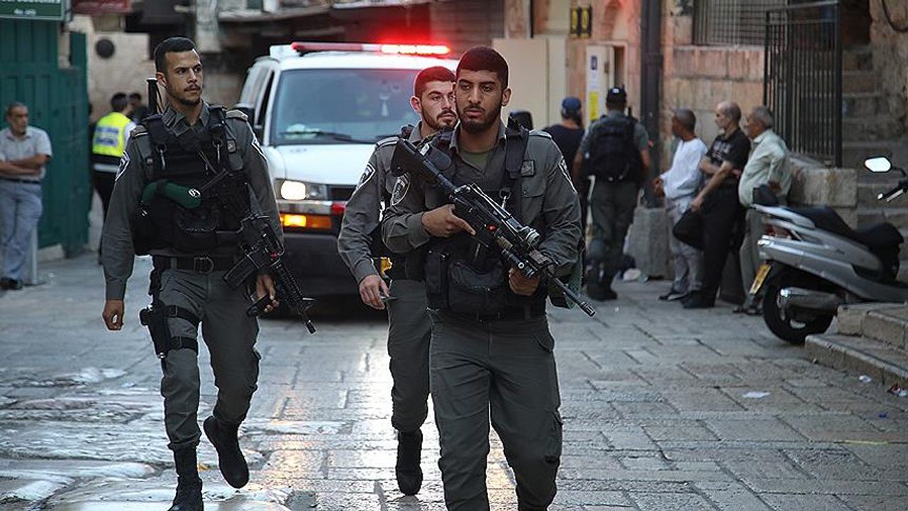 İsrail polisi: 'Bıçaklı saldırı hazırlığındaki' Filistinli öldürüldü