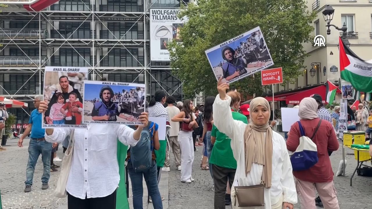 Paris'te, İsrail'in gazetecileri öldürmesi protesto edildi