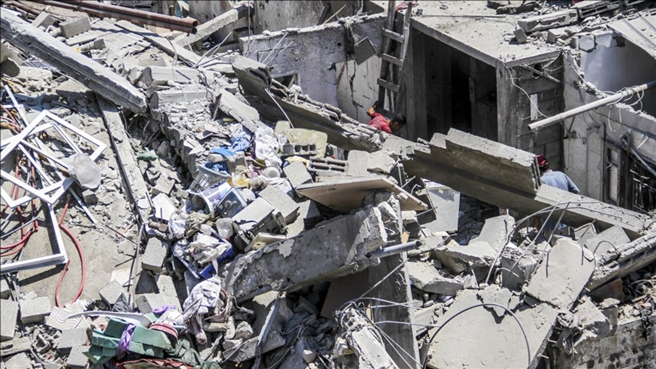 Gazze'de can kaybı 65 bin 382'ye çıktı