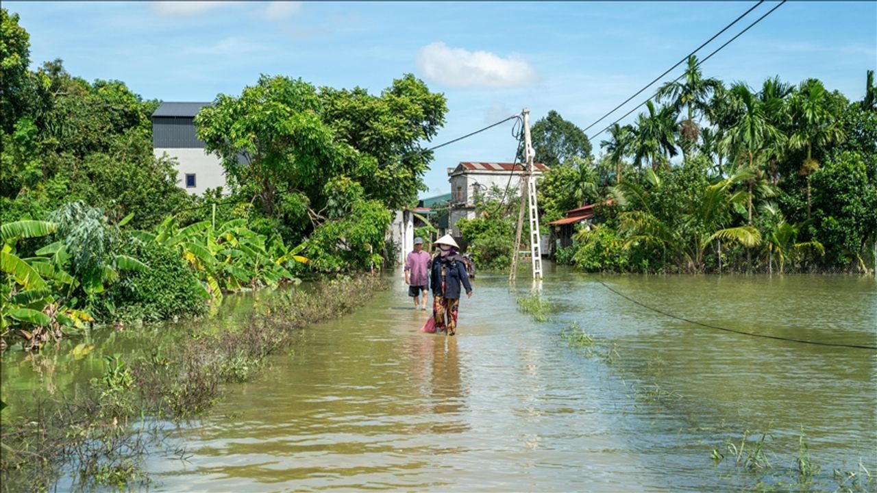 Vietnam’da Bualoi Tayfunu alarmı