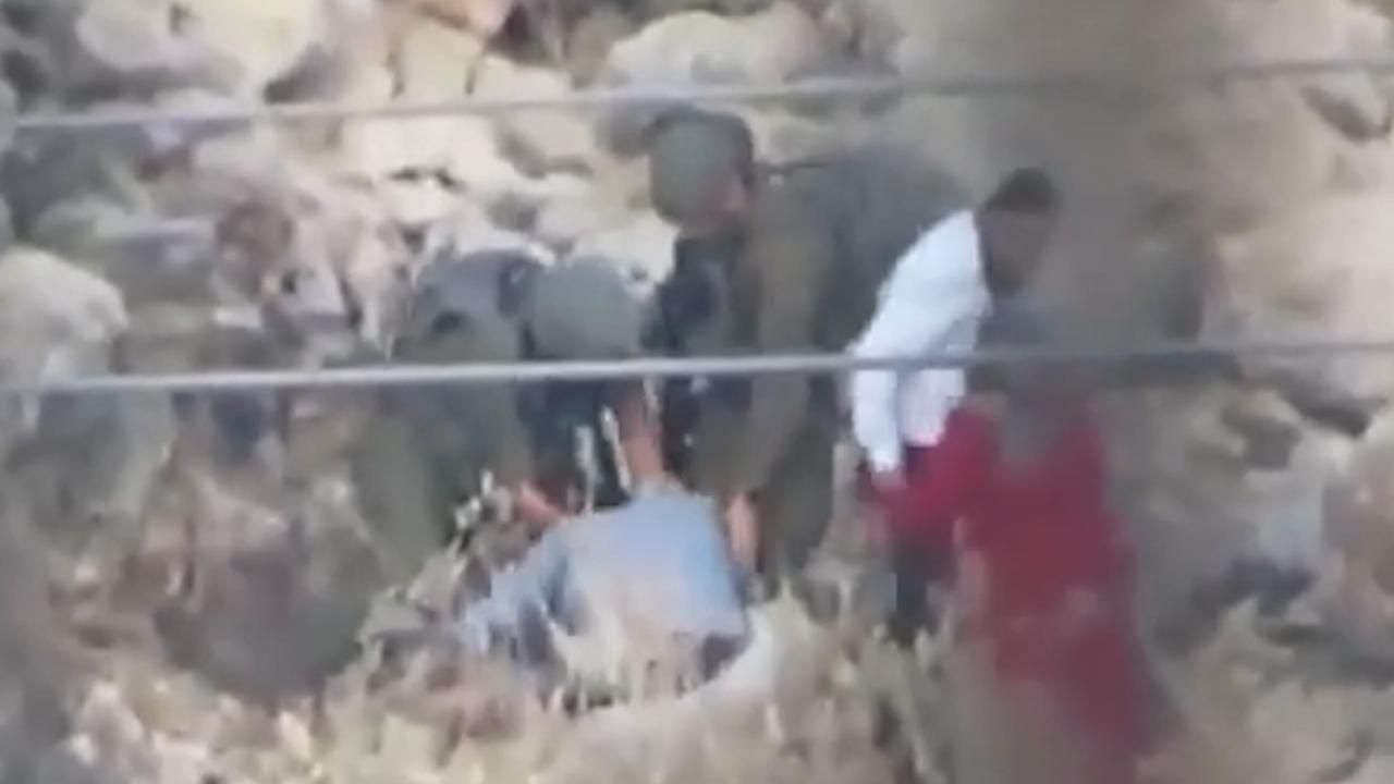 Batı Şeria’da zeytin hasadı kanlı geçiyor: Yağmur gibi kurşun yağdırdılar