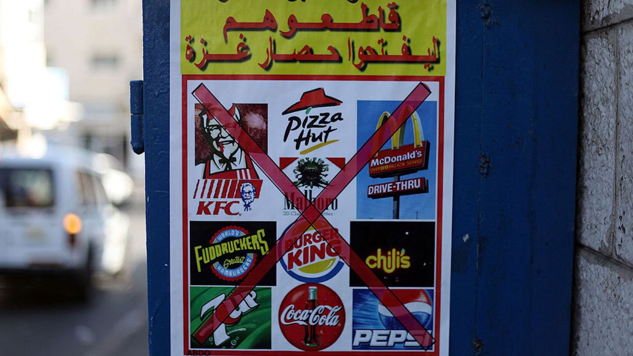 Boykot edilen Pizza Hut, 68 şubesini kapatıyor