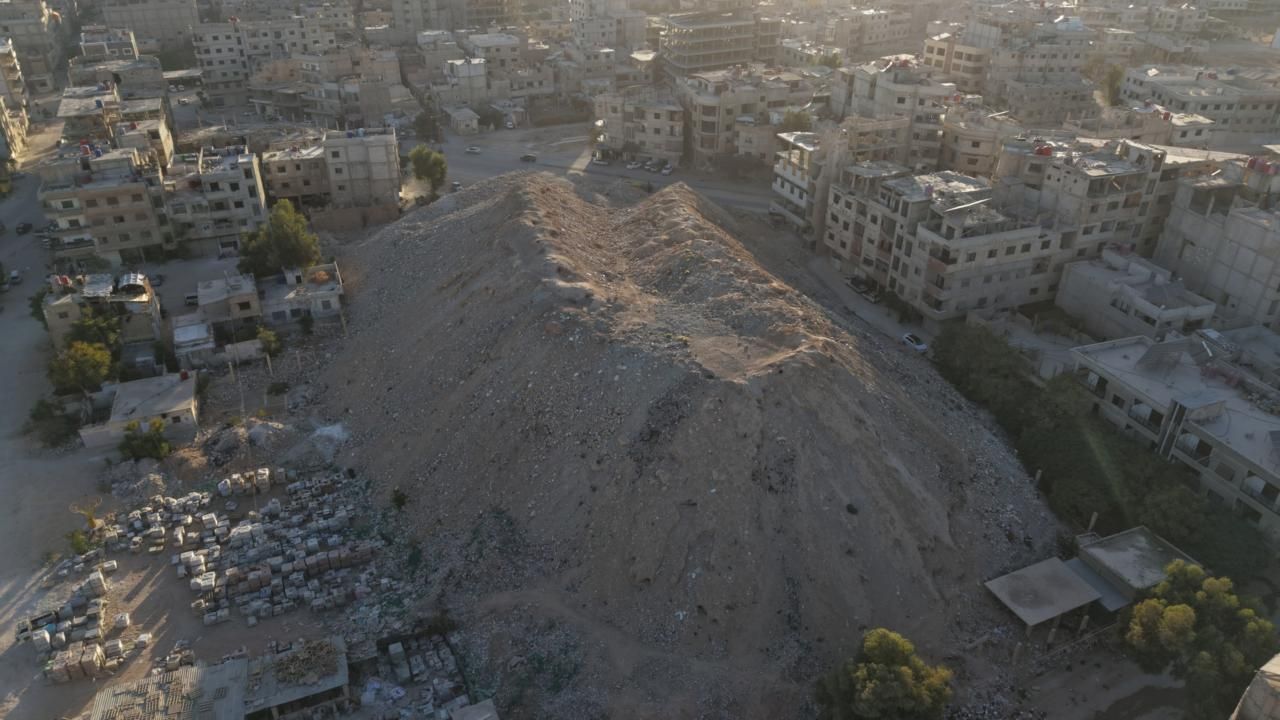 Esed rejimi, Arbin’de 5 katlı yapay enkaz dağı oluşturdu