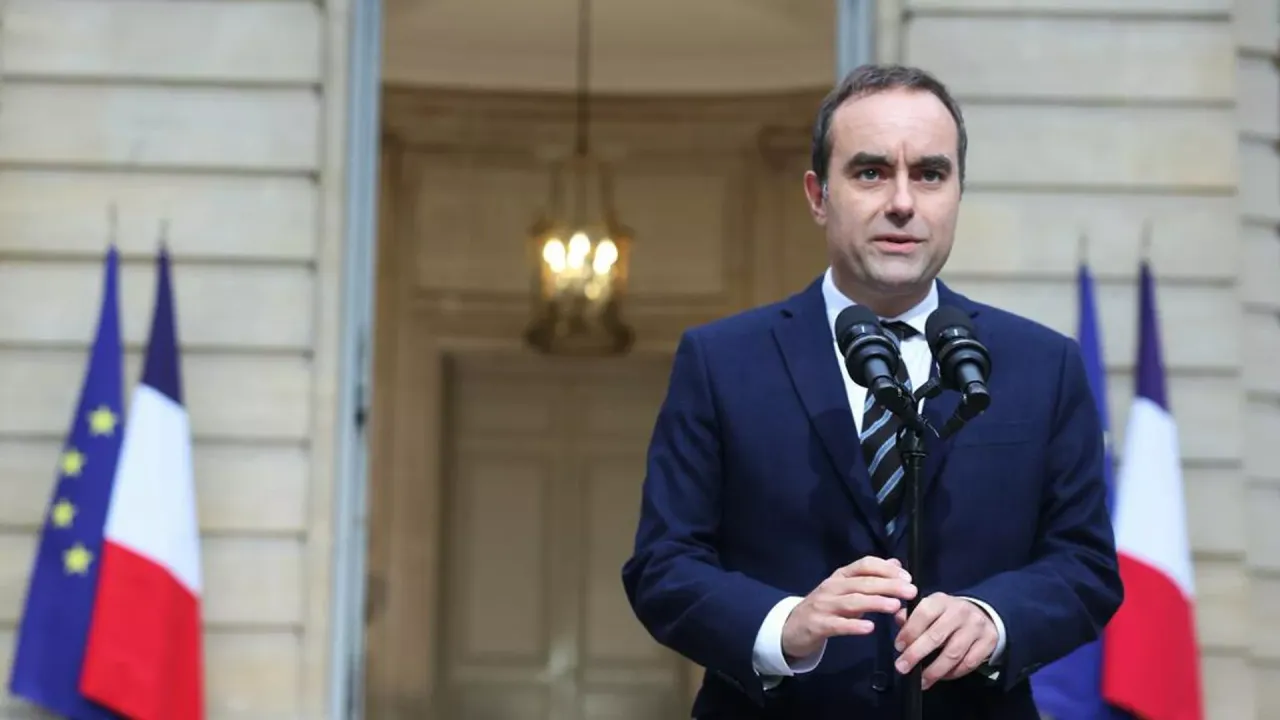 Fransa'da hükümeti tepki alan Lecornu 27 günde istifa etti