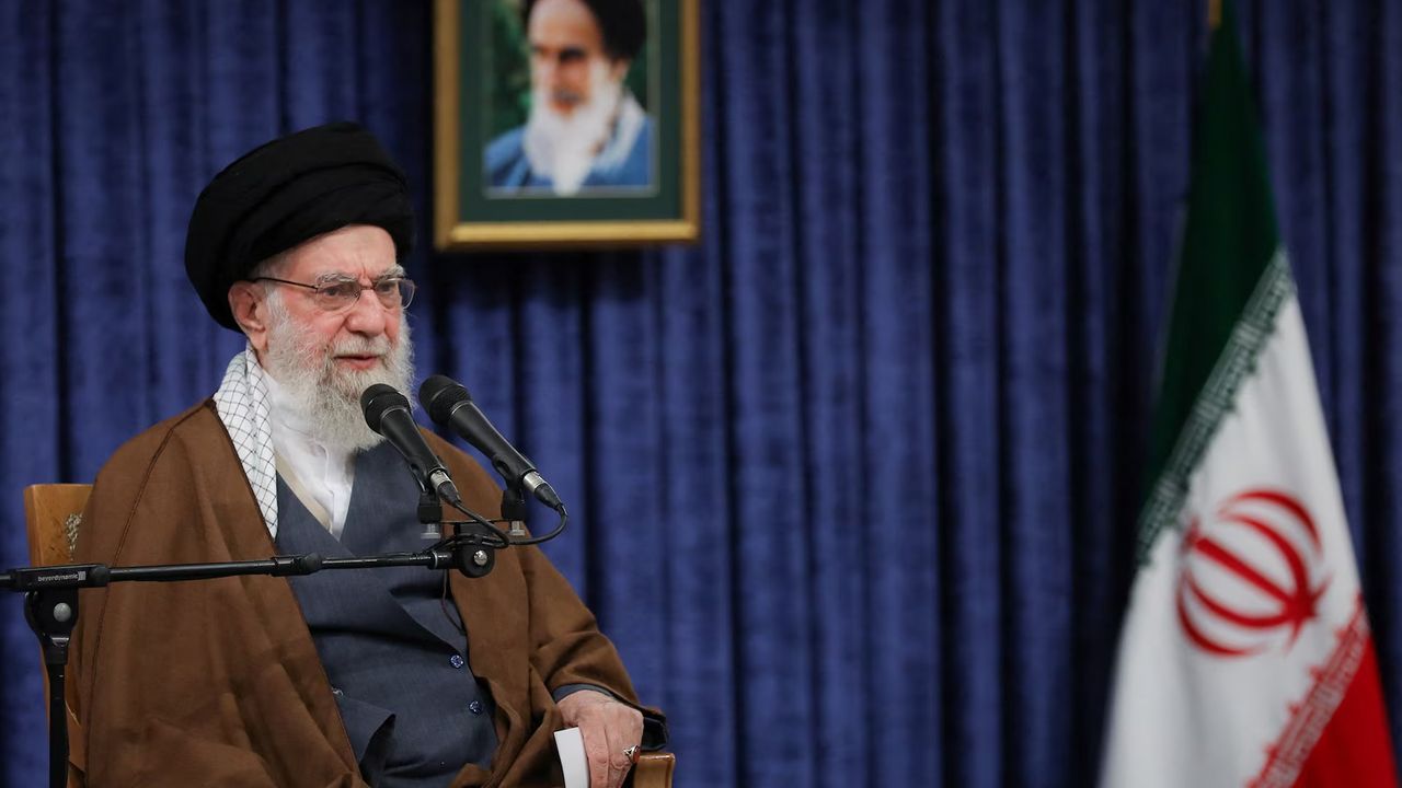 Hamaney’den Trump’a yanıt: Rüyanda görmeye devam et