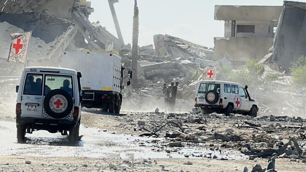 Hamas, İsrail’den 15 Filistinlinin daha cenazesi teslim aldı