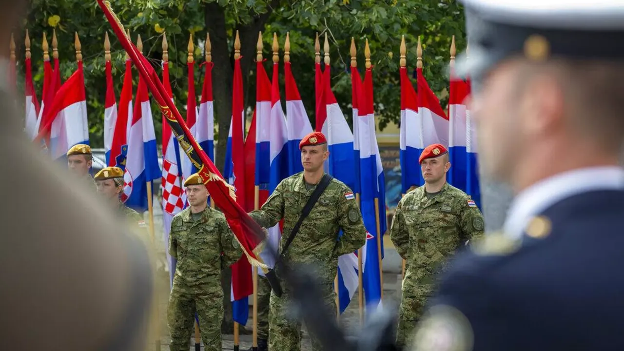Hırvatistan, zorunlu askerlik hizmetini geri getiriyor