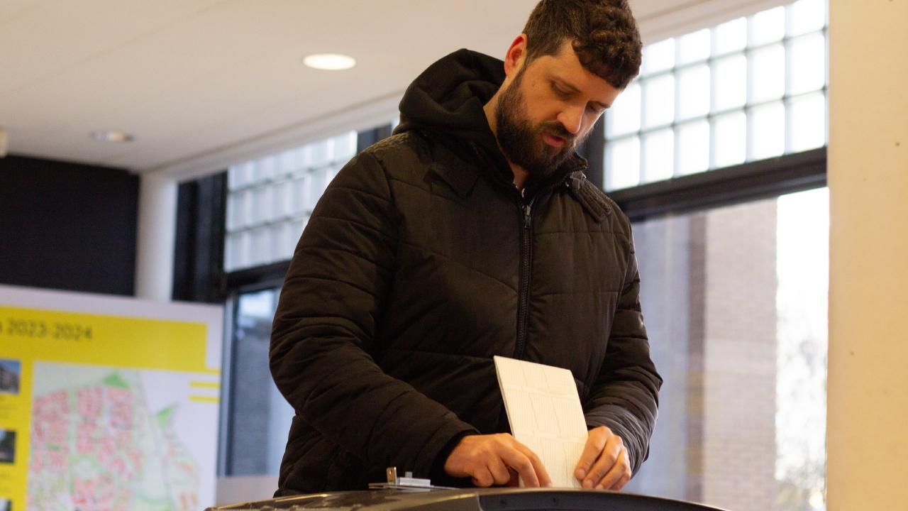 Hollanda sandık başında: Aşırı sağ rüzgarı mı, merkez blok mu kazanacak?