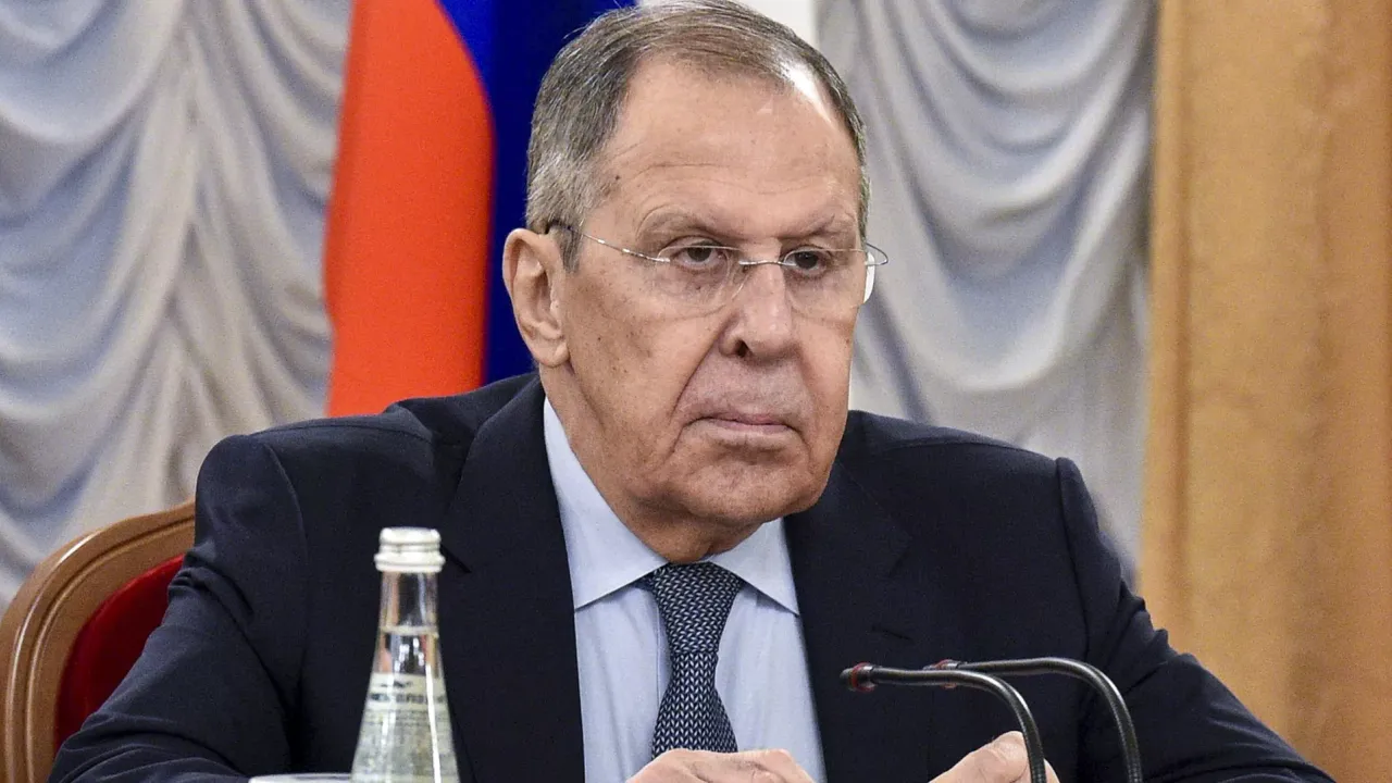 Lavrov: Avrupalı liderlerin 'şapkası' düştü
