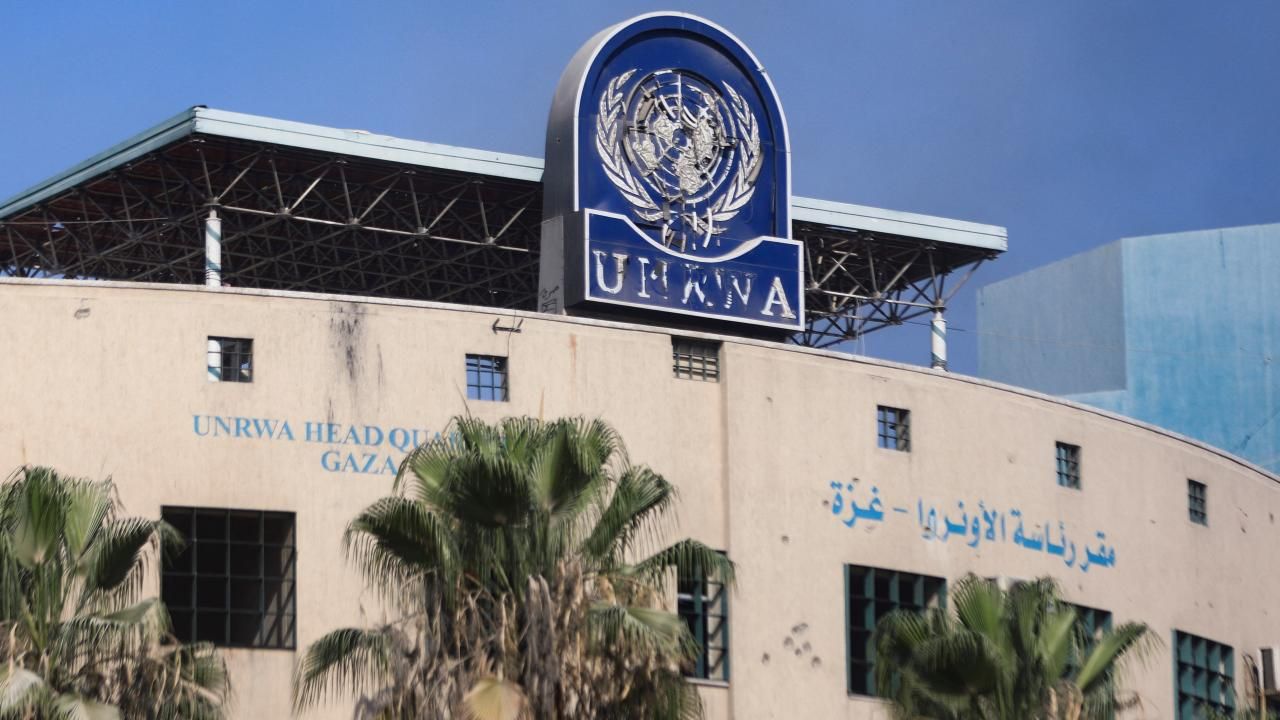 UNRWA: İsrail, Gazze'ye 3 ay yetecek gıda yardımını bekletiyor