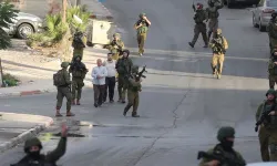 İsrail güçleri, 55 Filistinliyi gözaltına aldı