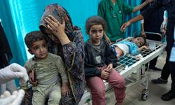 Fransız doktor: Gazze'de çocuklar ameliyata yetişemeden ölüyor