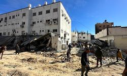 Filistin Kızılayı, İsrail'in el-Emel Hastanesi çevresini bombaladığını duyurdu