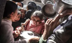 DSÖ: Gazze'de 10 çocuğun açlıktan öldüğü kayıtlara geçti