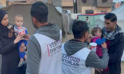 Yeryüzü Doktorları'ndan Gazzeli bebeklere süt ve mama desteği