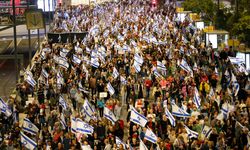 Tel Aviv'de on binlerce İsrailli, gösteri yaptı