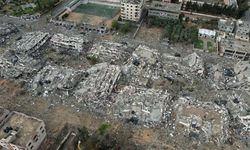 İsrail, Gazze Şeridi'nde belediye binasını hedef aldı