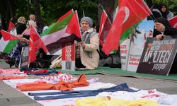 İHH'nin Filistin için Sultanahmet Meydanı'nda başlattığı oturma eylemi 7. gününde