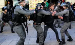 İsrail ordusu, Batı Şeria'daki baskınlarda 26 Filistinliyi gözaltına aldı