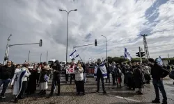Yahudi yerleşimciler Gazze'ye giden yardımları engelleyip yola döktü