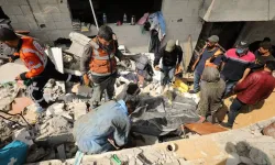 Gazze'de Sivil Savunma Birimi, enkaz altından 5 çürümüş ceset çıkardı