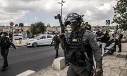 İsrail güçleri, Azun kasabasında çok sayıda kişiyi gözaltına aldı, iki evi yıktı