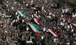 Yemen'de öğrenciler ABD ve Avrupa'daki Filistin eylemlerine destek verdi