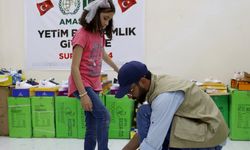 İHH, Suriye’de yetimlere bayramlık kıyafet yardımı yaptı