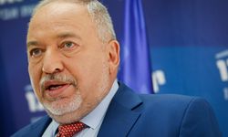 Eski İsrail Savunma Bakanı Liberman, Netanyahu'nun ülkeyi yıkıma sürüklediğini söyledi