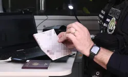 Cezayir, 2 Fransız istihbaratçısını sınır dışı etti