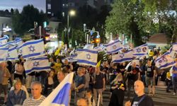 Esir yakınları, Netanyahu'yu yine istifaya davet etti