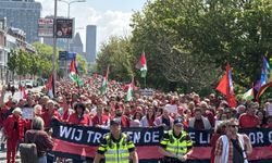 Lahey'de 100 bin kişi, hükümetin İsrail politikasını protesto etti