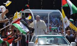 Papa Francis’in aracı, Gazze’de çocuklar için sağlık kliniğine dönüştürülüyor