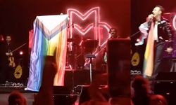 Mabel Matiz, ODTÜ konserinde LGBT paçavrasıyla sahne aldı