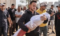 İngiltere, İsrail'in Gazze'de soykırım yapmadığını savundu