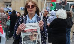 Paris'te göstericiler, İsrailli şarkıcı Golan'ın konserinin iptal edilmesini istedi