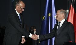 Scholz görevini Friedrich Merz'e devretti
