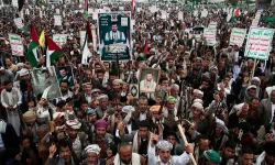 Yemenliler, 'ABD'nin yenilgisini' kutladı