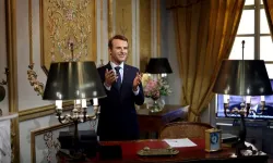 Fransa'daki Macron'un bal mumu heykeli çalındı