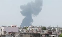 Hindistan'da 242 kişinin bulunduğu uçak düştü