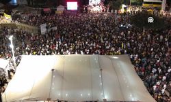 Tel Aviv'de binlerce kişi, esirlerin kurtarılması için gösteri düzenlendi